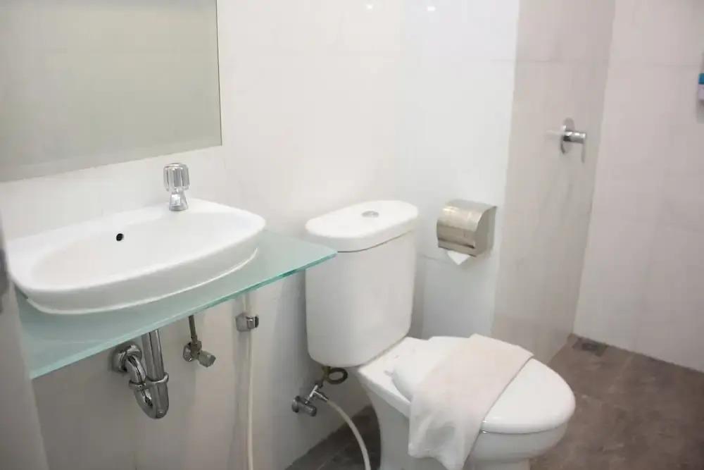 Южный Тангеранг: Urban Hotel Serpong