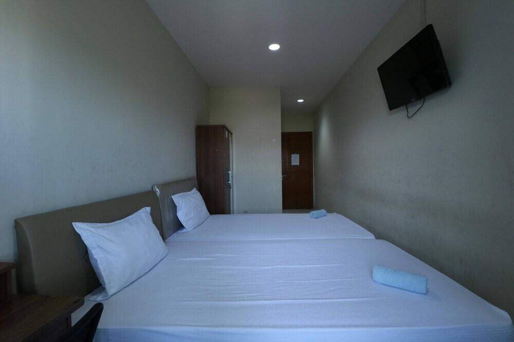 Тангеранг: Sky Airlines Guesthouse