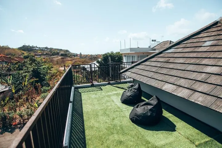 Беноа: Hidden Oasis With A Pool+balcony & Private Rooftop