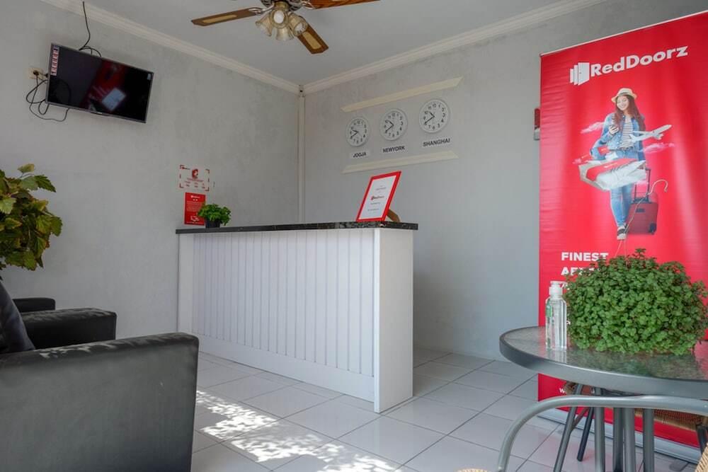 Батуретно: RedDoorz near Padang Golf Adisucipto