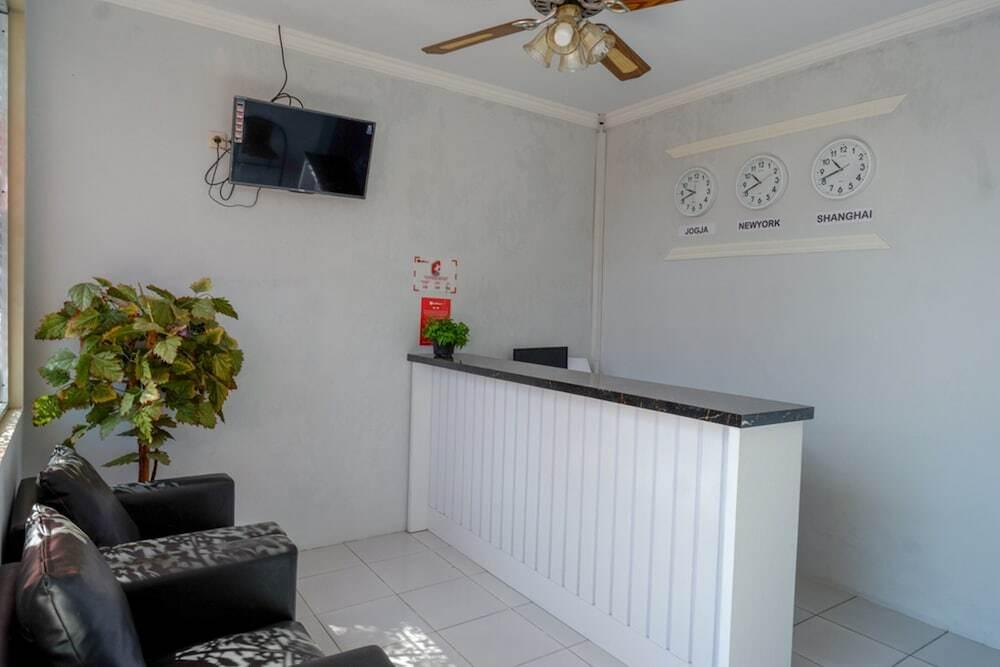 Батуретно: RedDoorz near Padang Golf Adisucipto