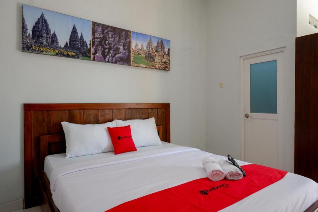 Батуретно: RedDoorz near Padang Golf Adisucipto