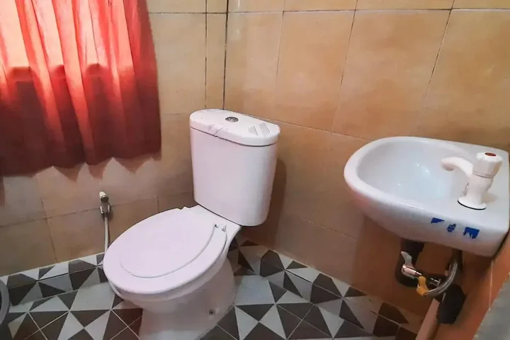 Озеро Тоба: RedDoorz near Pagoda Open Stage Parapat
