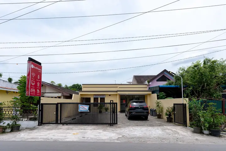 Медан: RedDoorz @ Medan Johor 2
