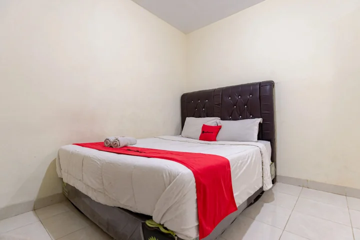 Медан: RedDoorz @ Medan Johor 2