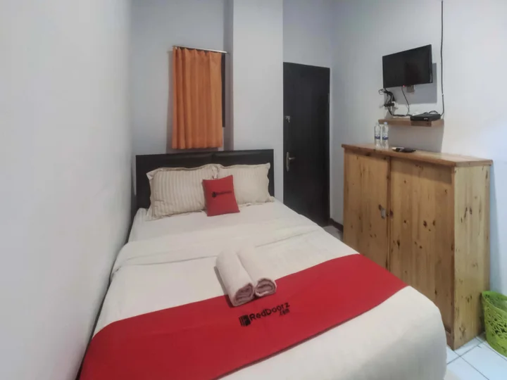 Джакарта: RedDoorz near Cideng 2