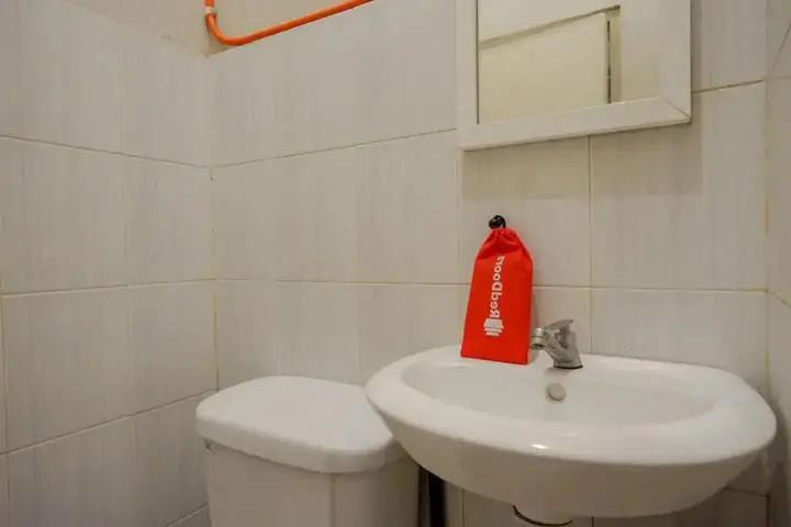 Семаранг: RedDoorz near Stasiun Tawang Semarang