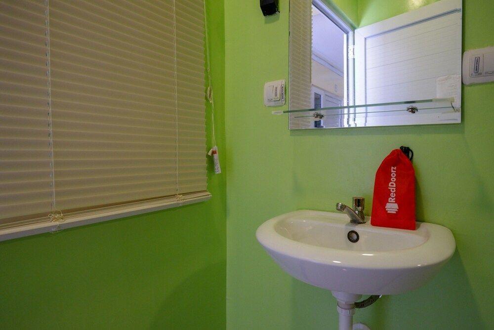 Семаранг: RedDoorz @ Jalan Gatot Subroto Semarang