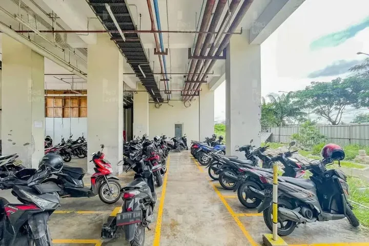 Депок: RedDoorz Apartemen @ Green Lake View Cimanggis
