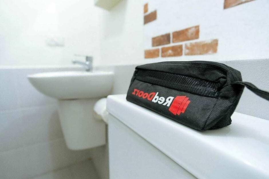 Медан: RedDoorz @ Jalan Brigjend Katamso Medan 2
