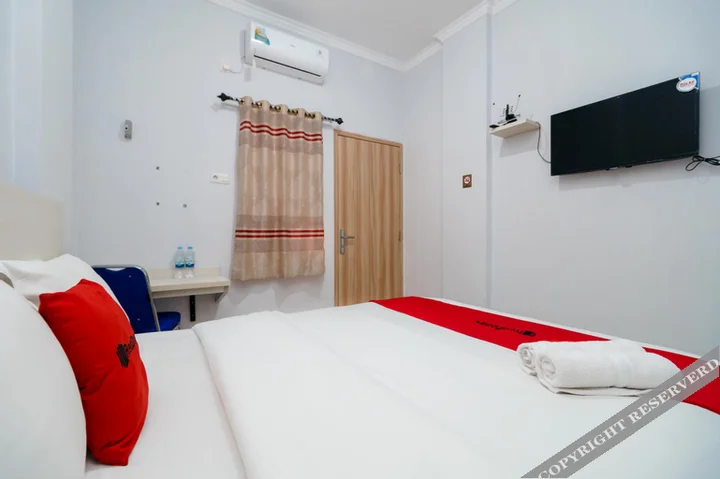 Медан: RedDoorz @ Jalan Brigjend Katamso Medan 2