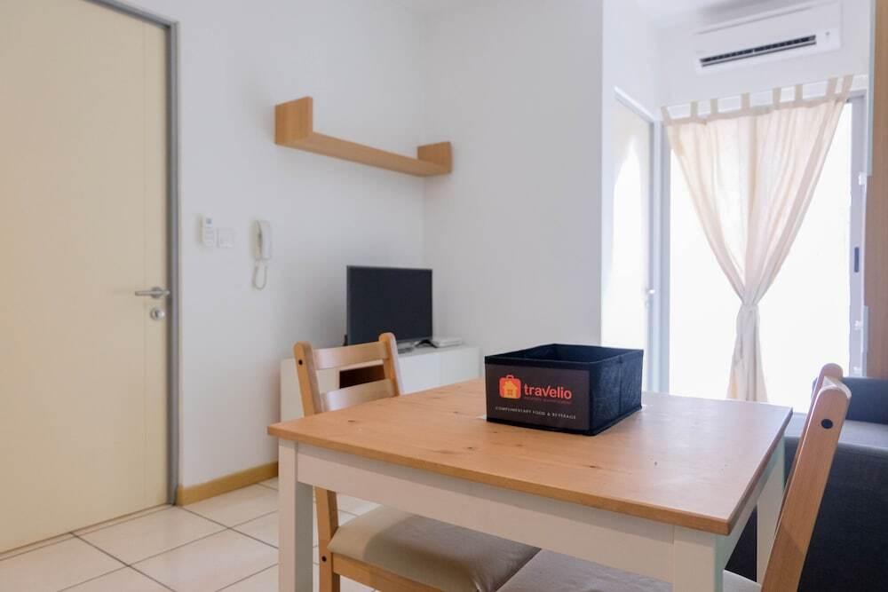 Legok: Comfortable 2BR Apartment Serpong M-Town Residence