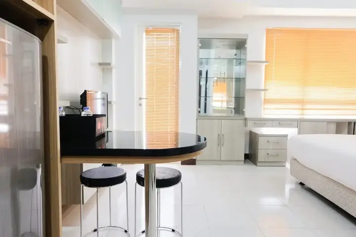 Brand New Cozy Studio at Scientia Apartment — фото 4