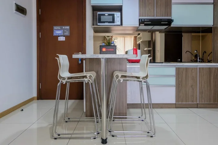 Legok: Homey 2Br Apartment At Serpong M-Town Signature