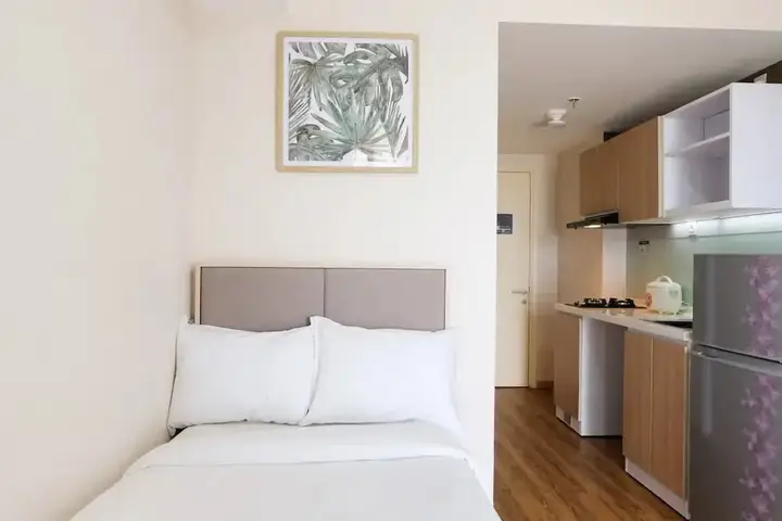 Comfy Studio Apartment with Extra Bed at M-Town Residence — фото 1