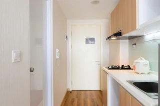 Legok: Comfy Studio Apartment with Extra Bed at M-Town Residence