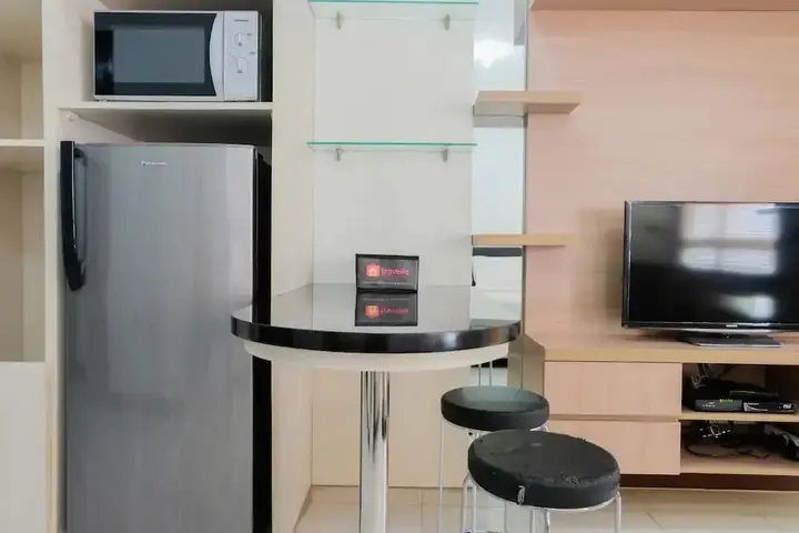 Legok: Simply Furnished Studio Apartment at Scientia Residence