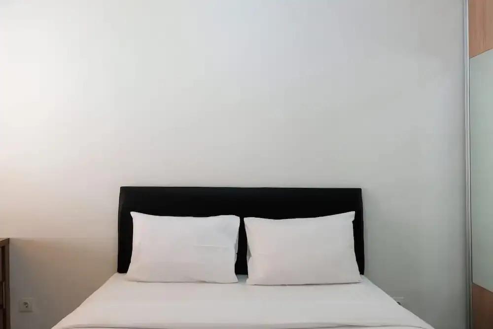 Simply Furnished Studio Apartment at Scientia Residence — фото 4