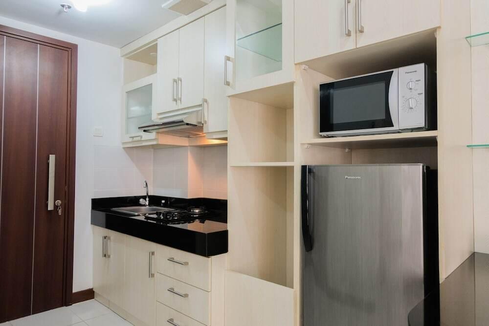 Legok: Simply Furnished Studio Apartment at Scientia Residence