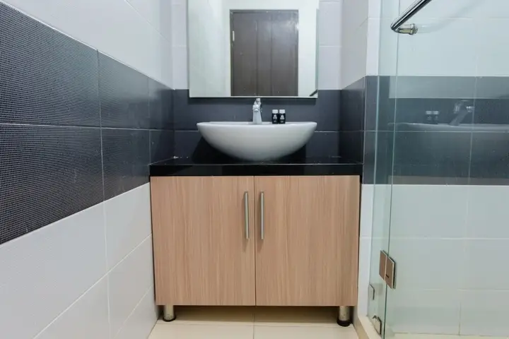 Simply Furnished Studio Apartment at Scientia Residence — фото 6