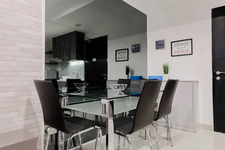 Legok: Bright 2BR Apartment at Paramount Skyline