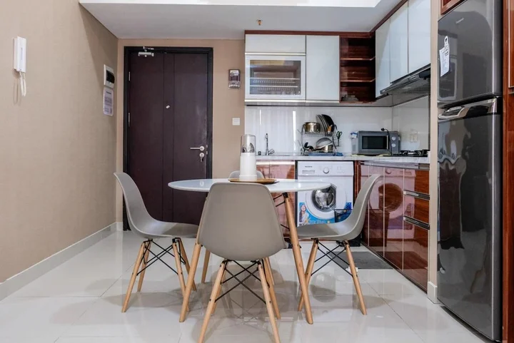 Legok: Premium 2BR Apartment at Casa de Parco
