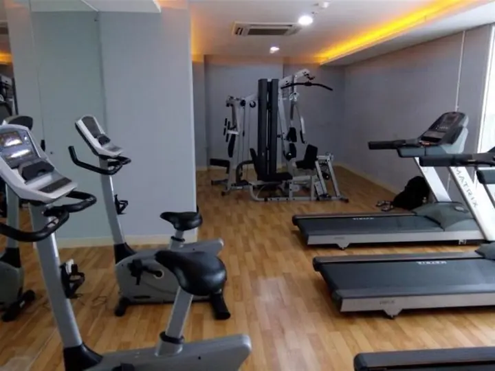 Джакарта: Minimalist 1BR with Pool View at Bassura City Apartment