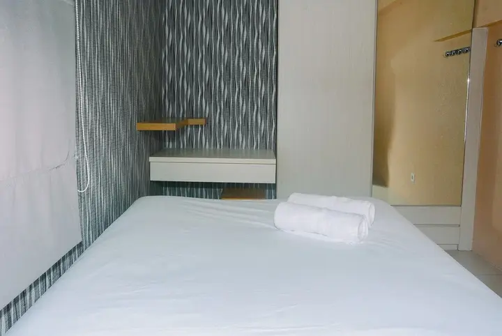 Джакарта: Minimalist 1BR with Pool View at Bassura City Apartment