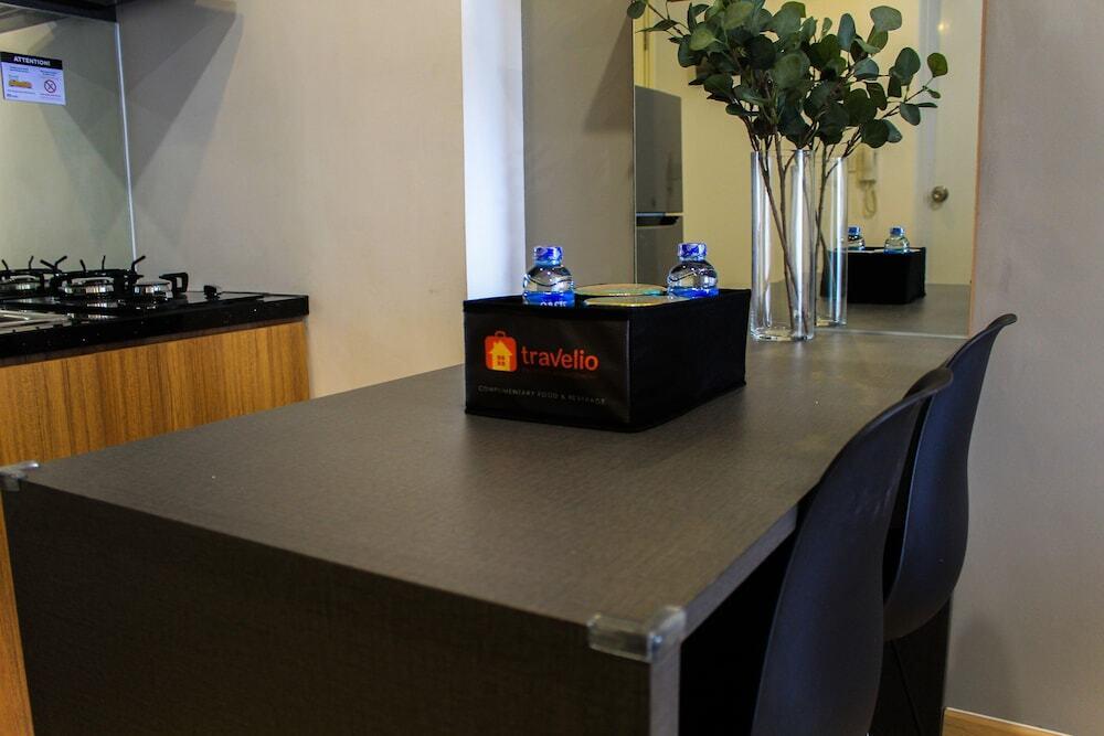 Legok: Warm and Cozy 3BR Apartment at M-Town Residence