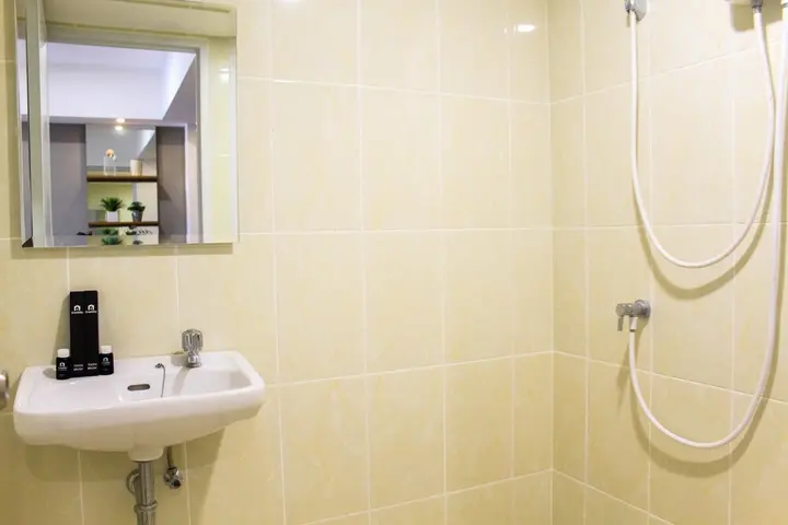 Legok: Warm and Cozy 3BR Apartment at M-Town Residence