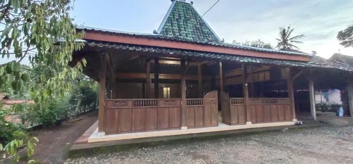 Батуретно: Homestay Ponijo