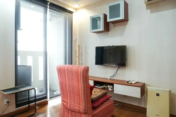 Cozy and Modern Studio Apartment at Belmont Residence Puri — фото 3