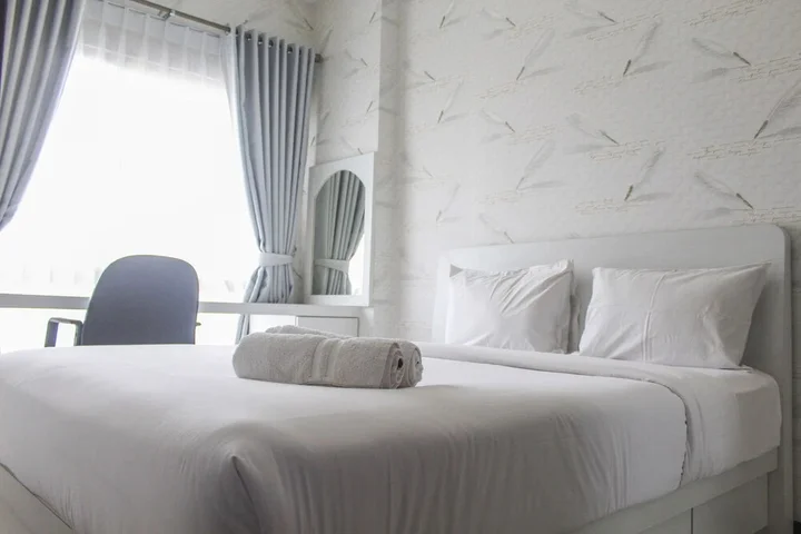 Legok: Minimalist & Modern 1BR Apartment at Scientia Residence