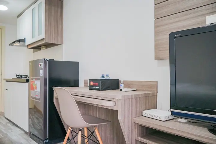 Legok: Strategic Studio Apartment with Extra Bed at M-Town Residence