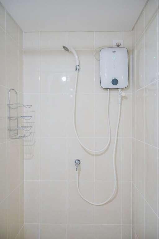 Legok: Strategic Studio Apartment with Extra Bed at M-Town Residence