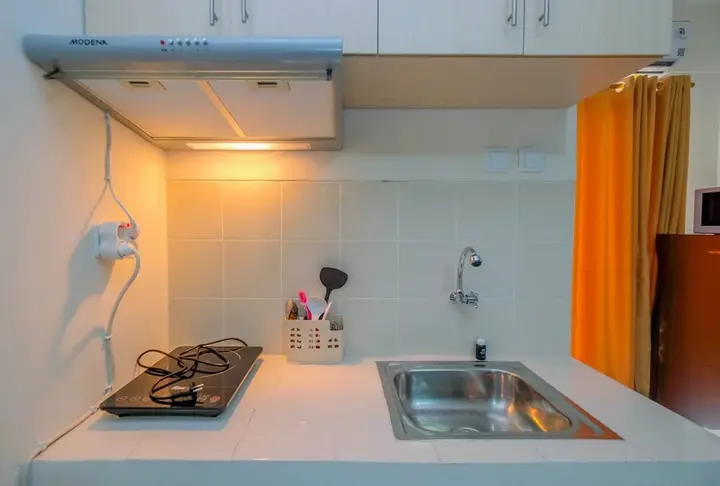 Депок: Cozy and Compact Cinere Resort Studio Apartment