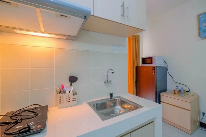Депок: Cozy and Compact Cinere Resort Studio Apartment