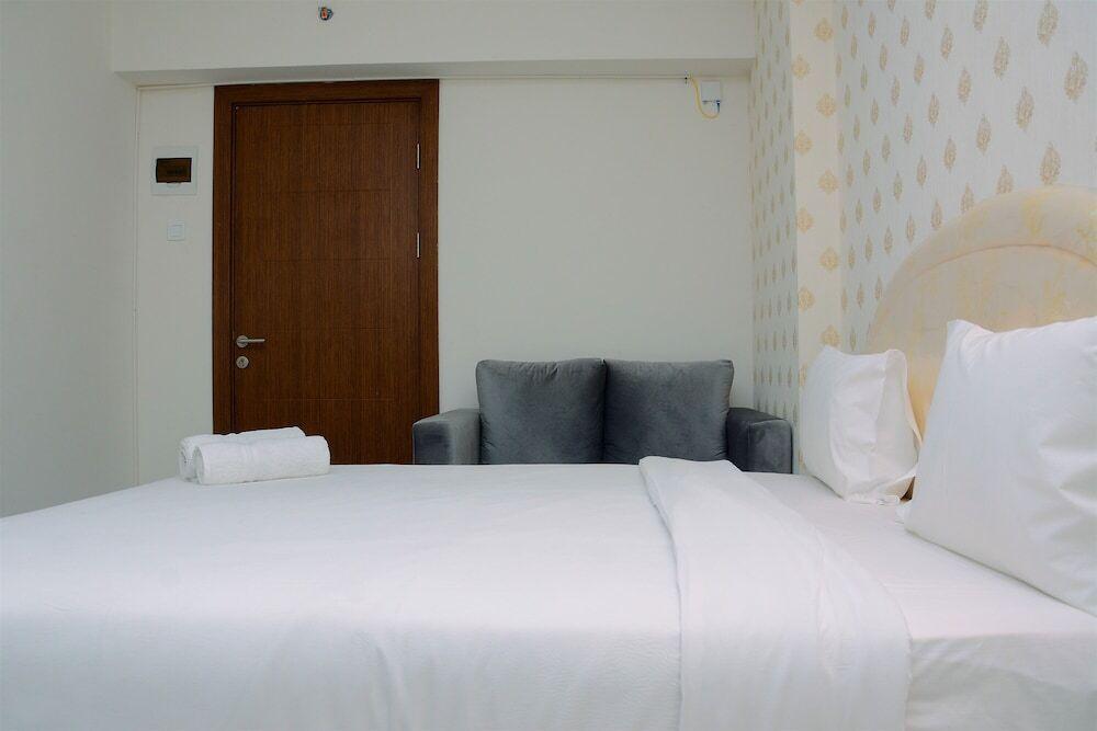 Relaxing and Comfy Studio Cinere Resort Apartment — фото 3