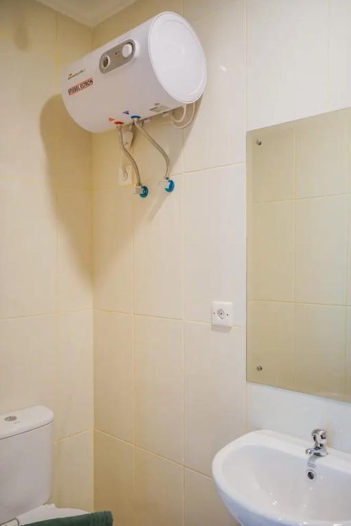 Legok: Cozy 3BR Asatti Apartment near ICE BSD