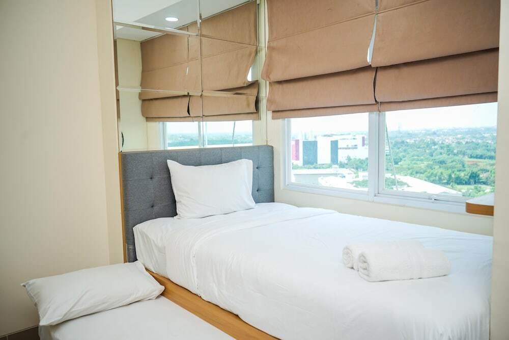 Legok: Cozy And Lovely Studio Apartment At B Residence