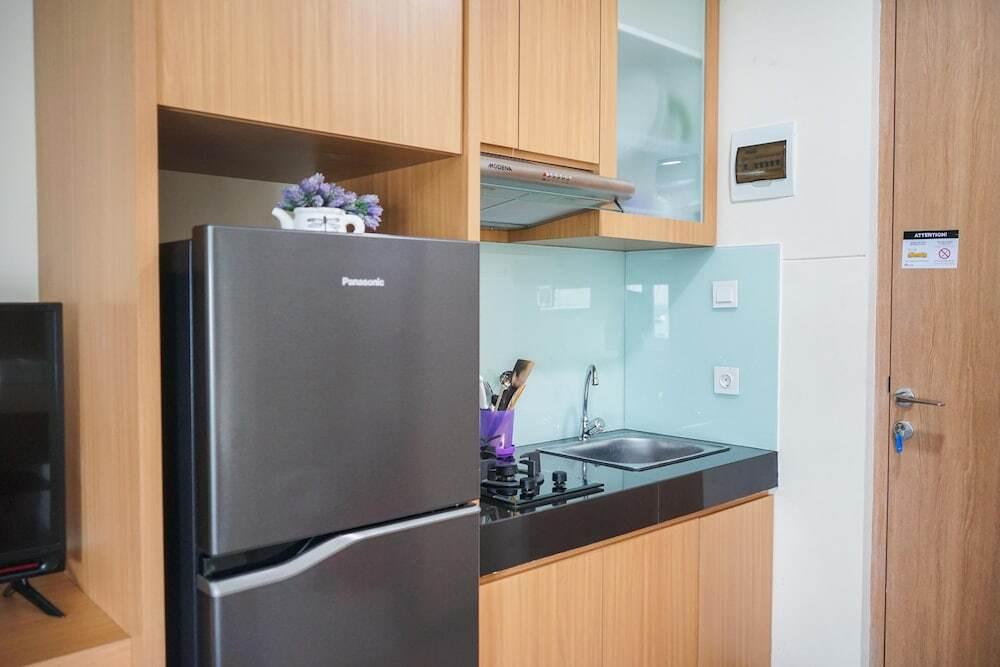 Legok: Cozy And Lovely Studio Apartment At B Residence