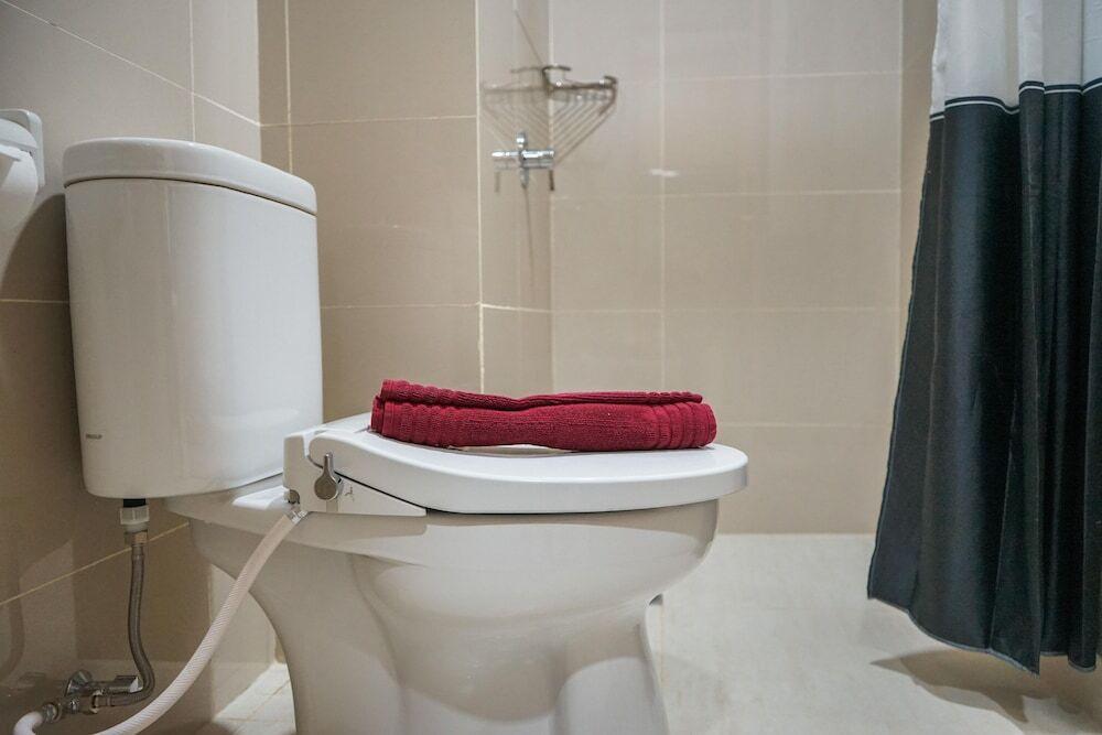 Legok: Cozy And Lovely Studio Apartment At B Residence