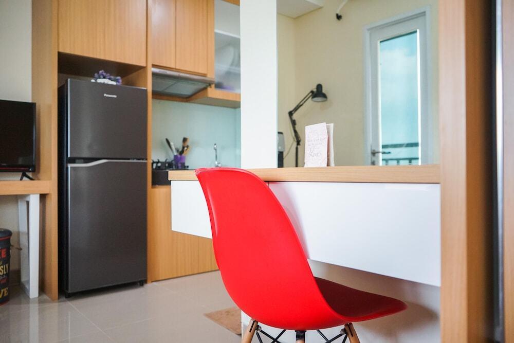 Legok: Cozy And Lovely Studio Apartment At B Residence