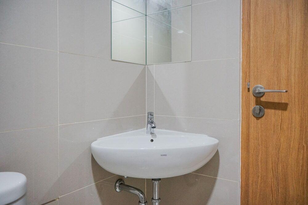 Legok: Minimalist Studio Apartment at B Residence near Aeon Mall BSD