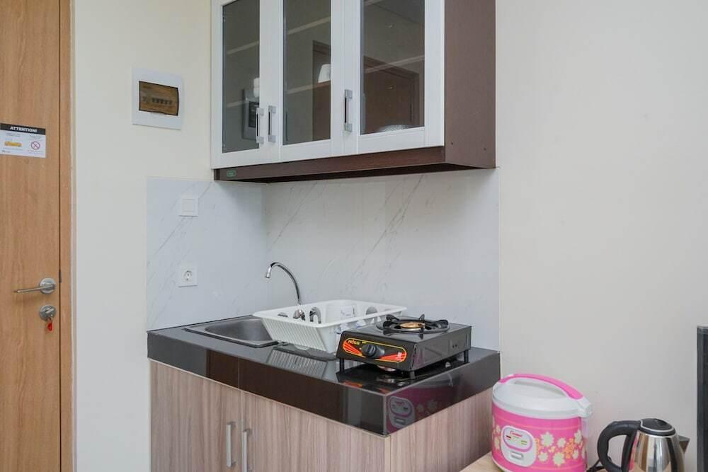 Legok: Minimalist Studio Apartment at B Residence near Aeon Mall BSD