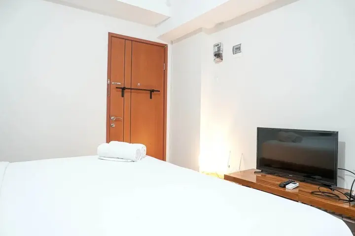Джакарта: Comfortable Studio Apartment at Green Park View