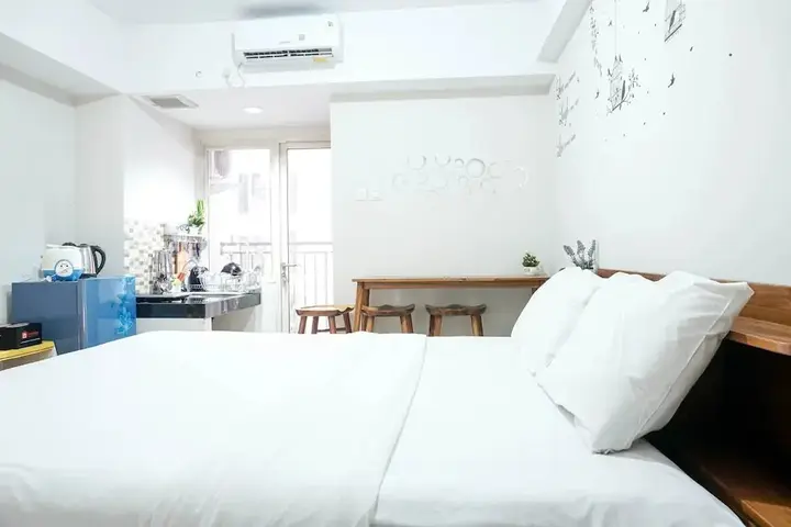 Джакарта: Comfortable Studio Apartment at Green Park View
