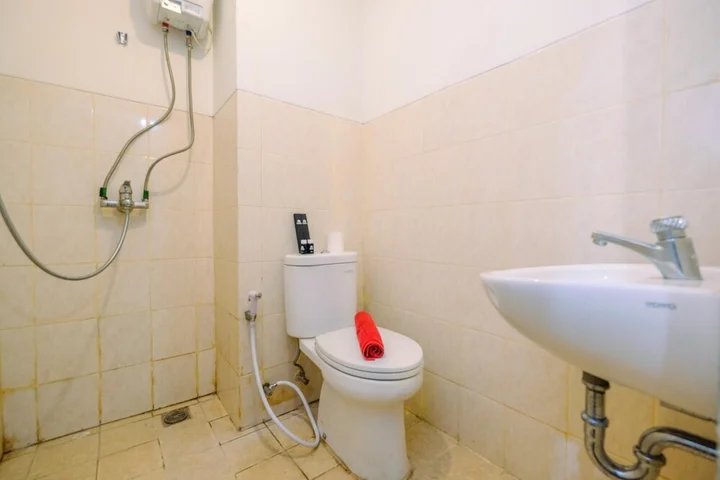 Депок: Comfortable Studio Apartment at Park View Condominium near Mall