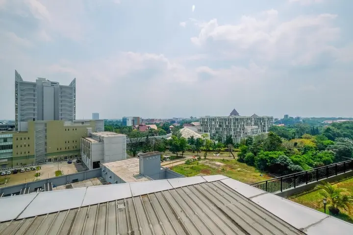 Депок: Comfortable Studio Apartment at Park View Condominium near Mall