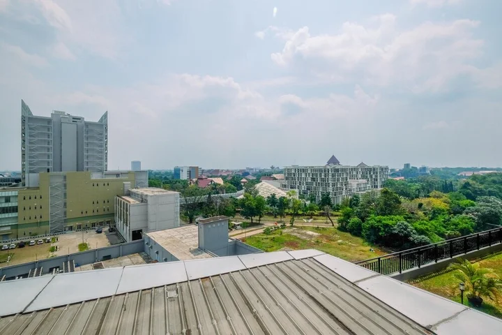 Депок: Comfortable Studio Apartment at Park View Condominium near Mall